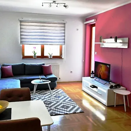 Cola Διαμέρισμα *